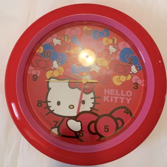 Hello Kitty Wall Clock - Picture 4 of 4